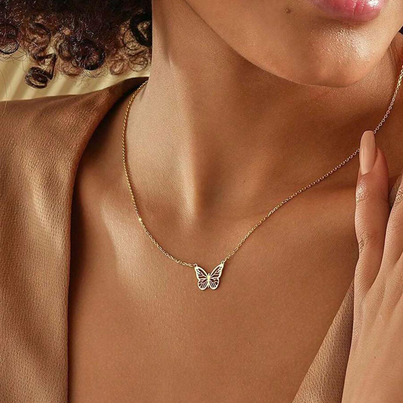 Collier Pendentif Papillon Doré | Acier Titane | VELYNE